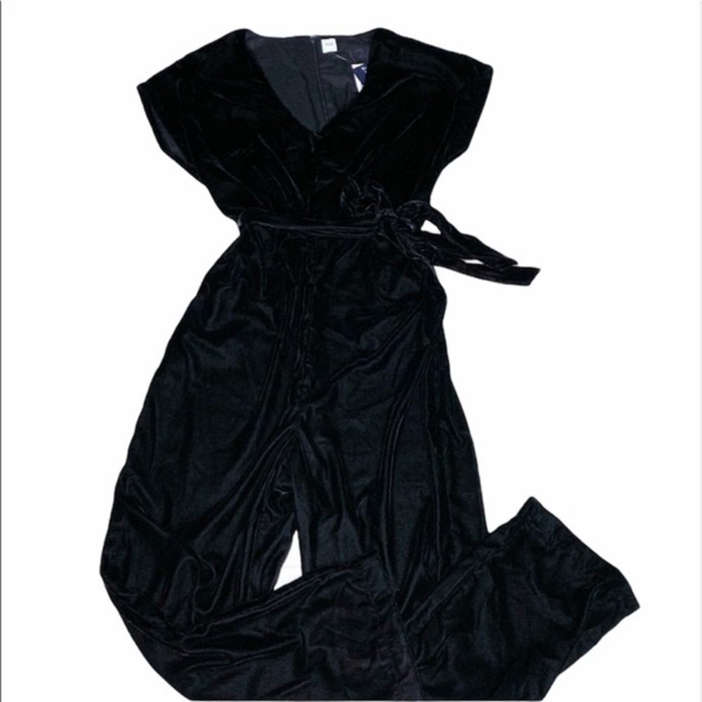 *NWT* Black Gap Velvet Jumpsuit